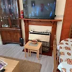 Luxury Double Bedroom London Seven Kings Train Station