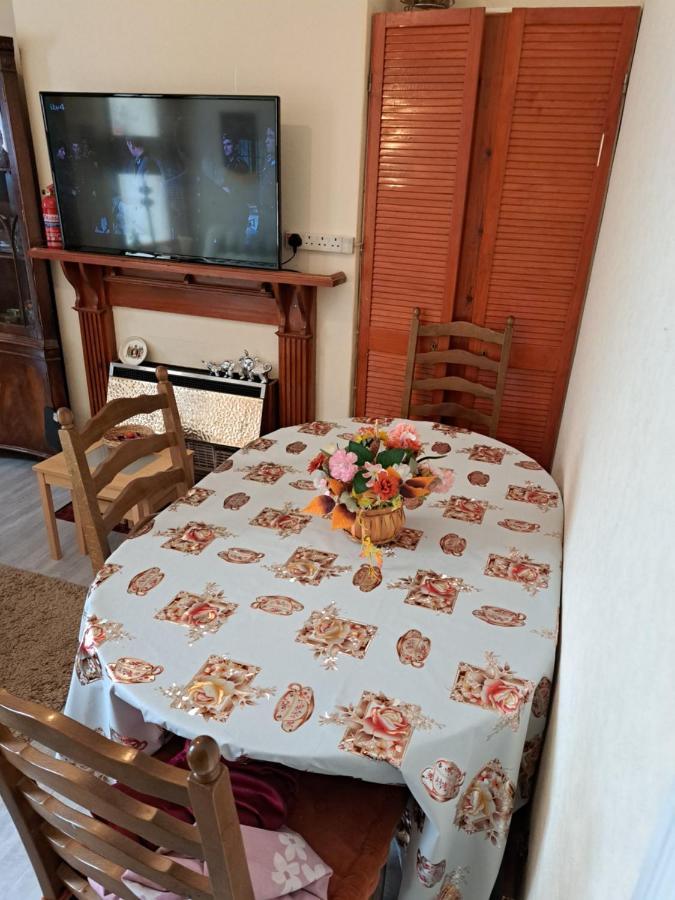 Luxury Double Bedroom Seven Kings Train Station Affittacamere *