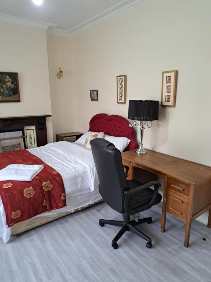 Luxury Double Bedroom Seven Kings Train Station Affittacamere *